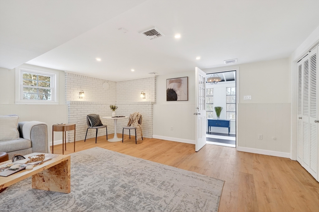 283 Ridgewood Drive Norwood, MA 02062 - Photo 21 of 39