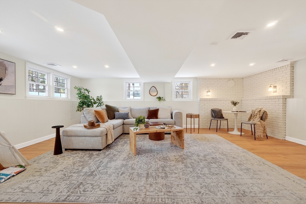 283 Ridgewood Drive Norwood, MA 02062 - Photo 22 of 39