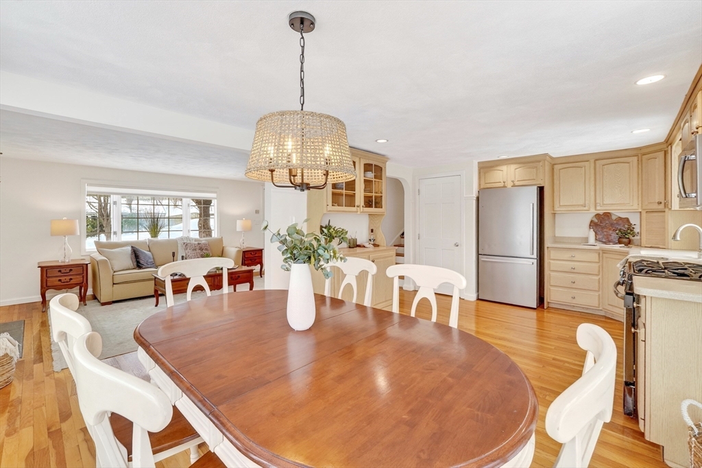 283 Ridgewood Drive Norwood, MA 02062 - Photo 6 of 39