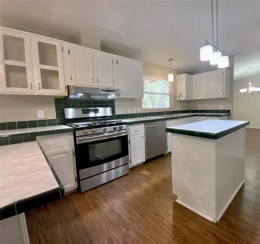 $2,500 | 1301 Lipan Trail, Austin, TX 78733