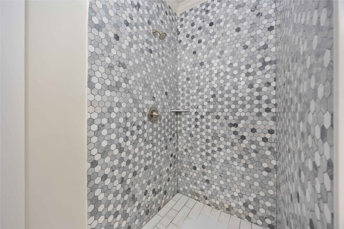 2708 Sam Wilson Street Houston, TX 77020 - Photo 13 of 18 a bathroom with a shower curtain