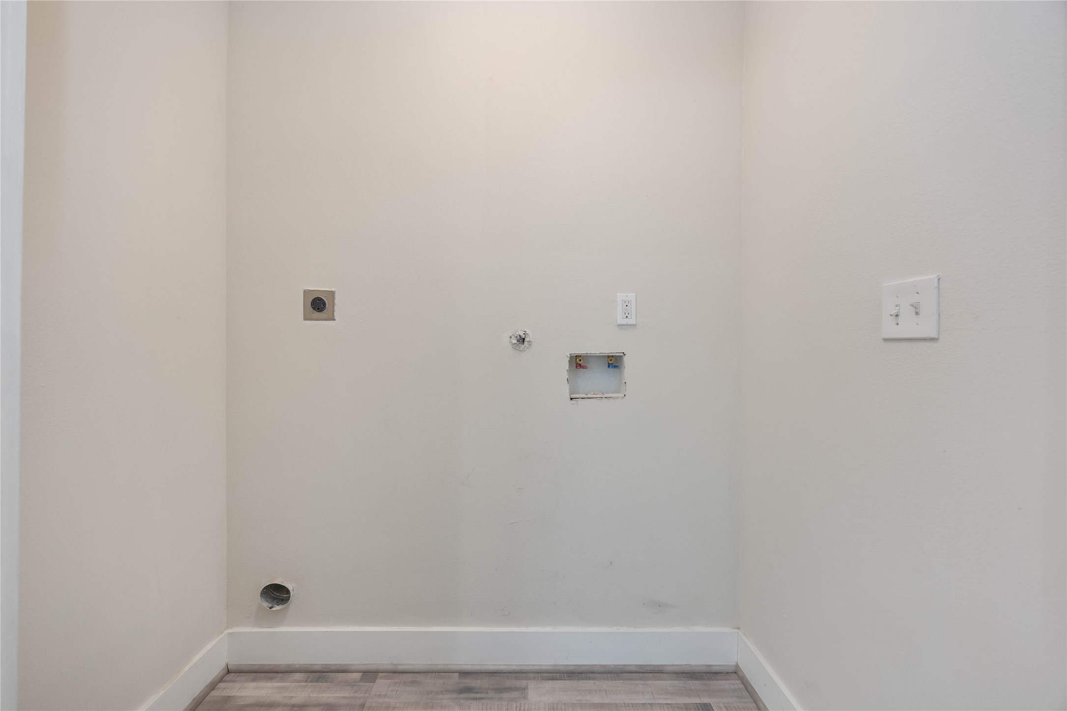 2708 Sam Wilson Street Houston, TX 77020 - Photo 16 of 18 a view of a small space