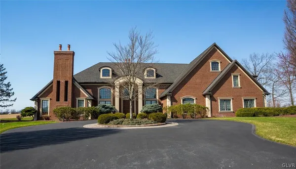 $1,520,000 | 433 Little Creek Drive, Nazareth, PA 18064