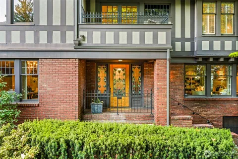 $5,000,000 | 2218 East Prospect Street, Seattle, WA 98112