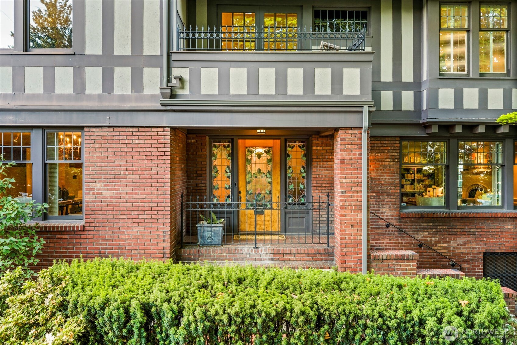 2218 East Prospect Street Seattle, WA 98112 - Photo 3 of 40