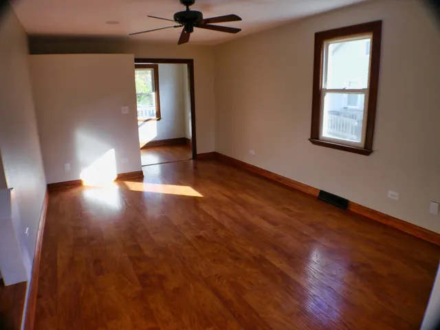 $3,150 | 1337 Ogden Avenue, Western Springs, IL 60558