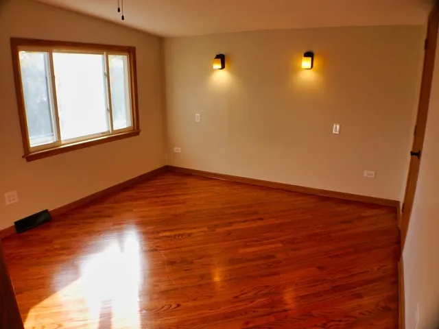 $3,150 | 1337 Ogden Avenue, Western Springs, IL 60558