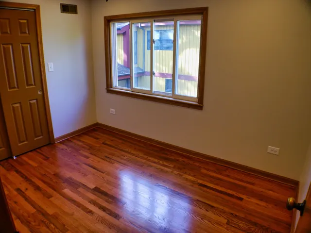 $3,150 | 1337 Ogden Avenue, Western Springs, IL 60558