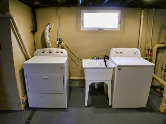 $3,150 | 1337 Ogden Avenue, Western Springs, IL 60558