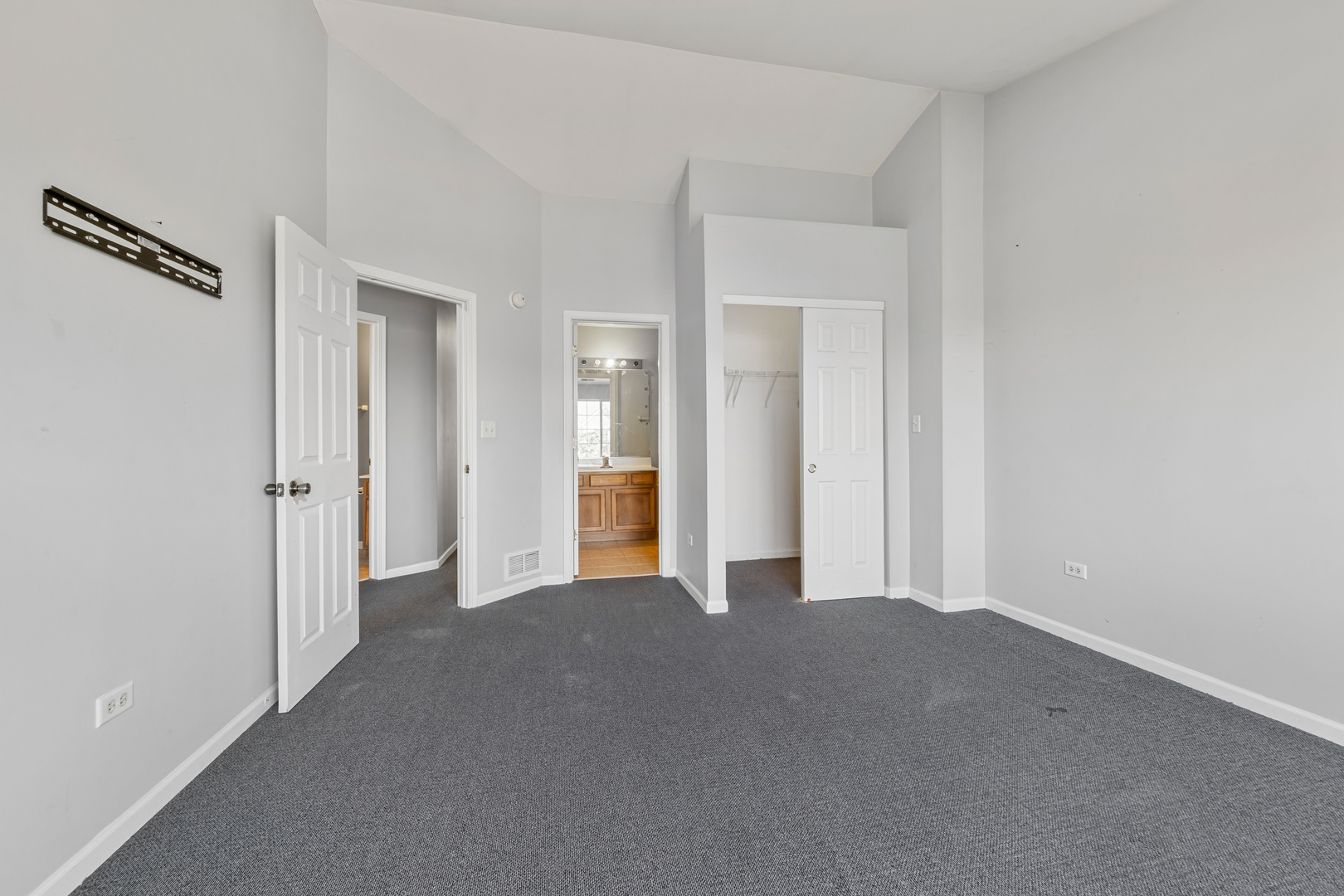 10233 Concord Lane, Unit C Bridgeview, IL 60455 - Photo 12 of 20 a view of empty room