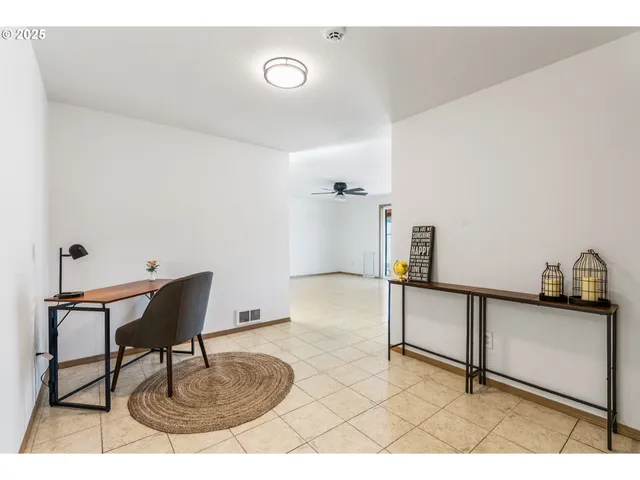 $580,000 | 3196 Midway Road, Hood River, OR 97031