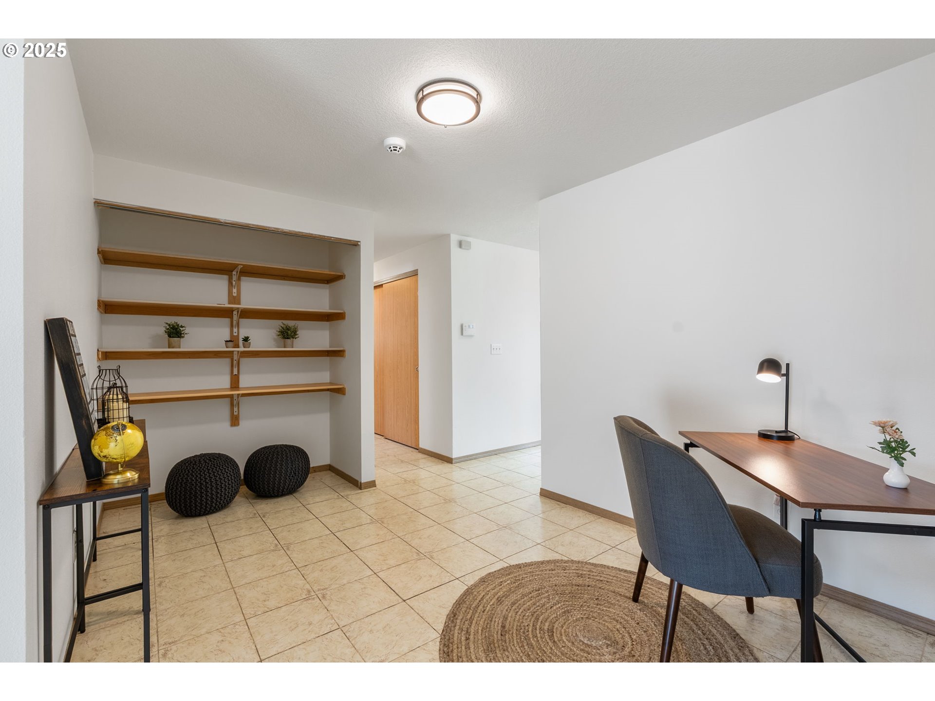 3196 Midway Road Hood River, OR 97031 - Photo 21 of 44 a view of a dining room with furniture and chandelier