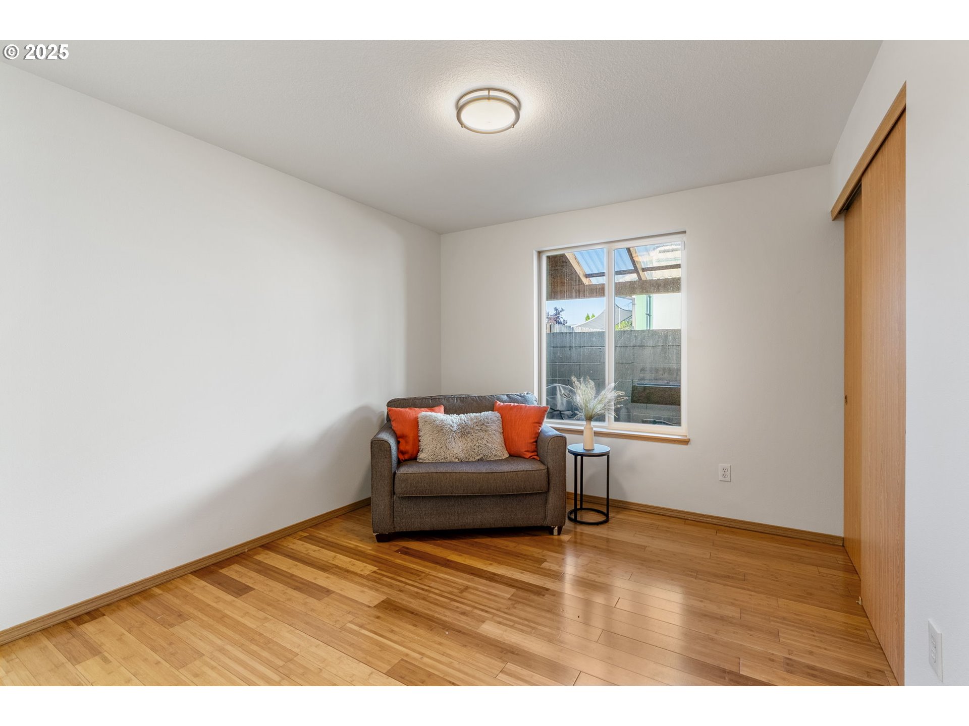 3196 Midway Road Hood River, OR 97031 - Photo 27 of 44 a living room with furniture and a window