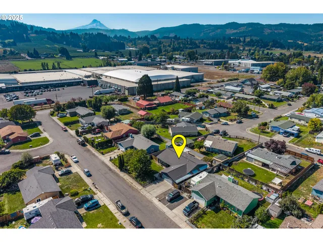 $580,000 | 3196 Midway Road, Hood River, OR 97031