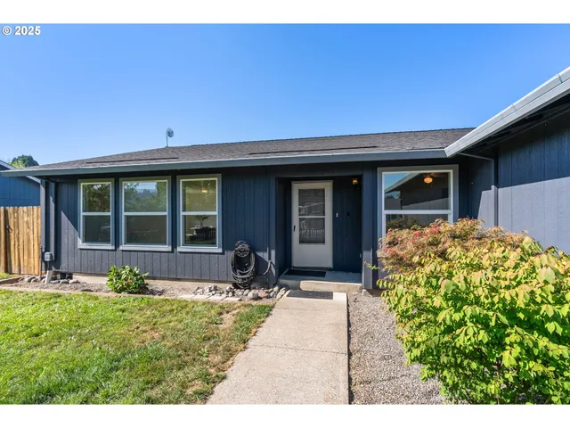 $580,000 | 3196 Midway Road, Hood River, OR 97031