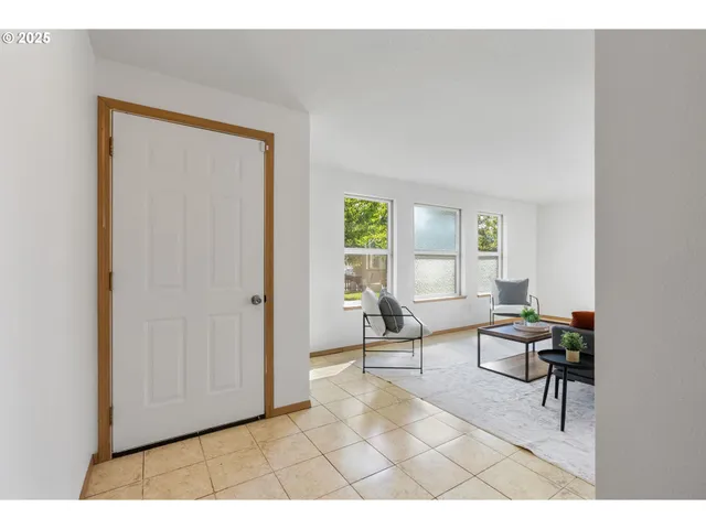 $580,000 | 3196 Midway Road, Hood River, OR 97031