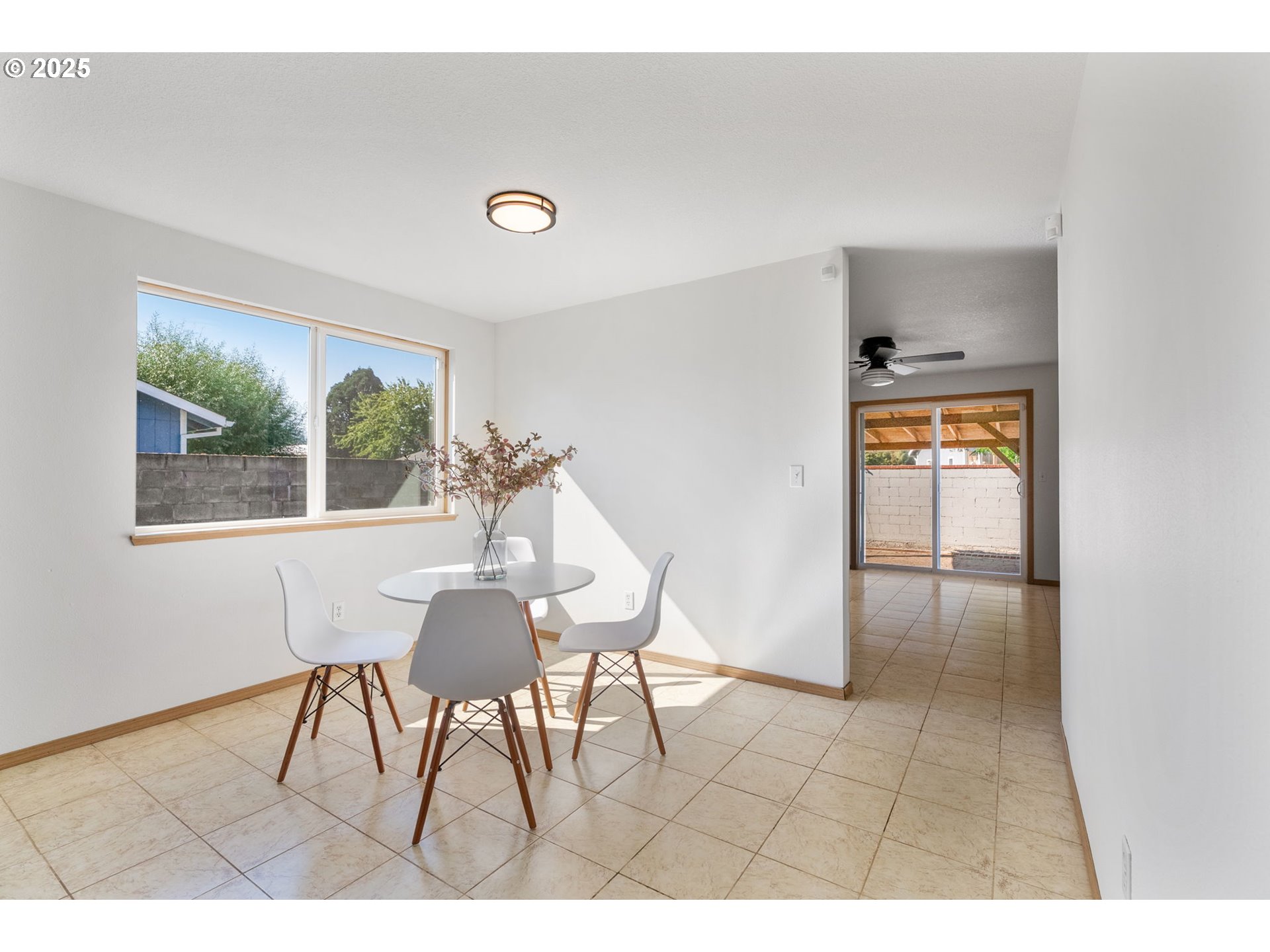 3196 Midway Road Hood River, OR 97031 - Photo 10 of 44 a living room with furniture and a window