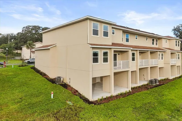 $379,000 | 935 Lakefront Village Drive, Clermont, FL 34711