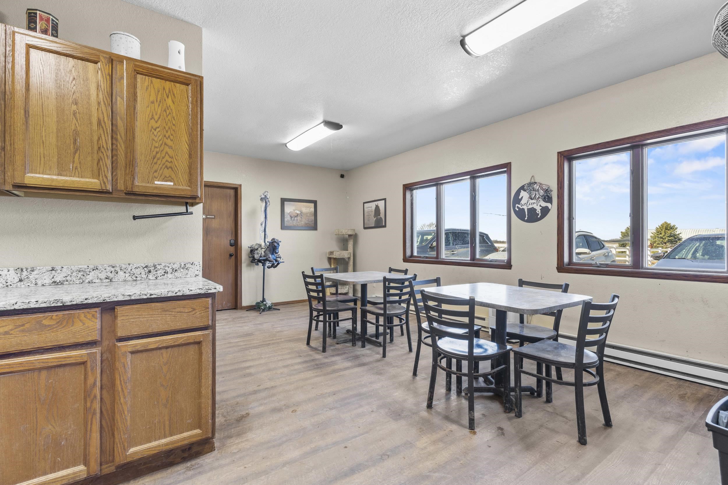 4909 County Road K Oshkosh, WI 54904 - Photo 4 of 58