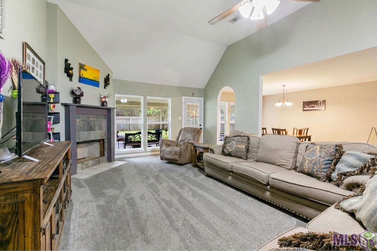 23550 South Point Drive Denham Springs, LA 70726 - Photo 2 of 18