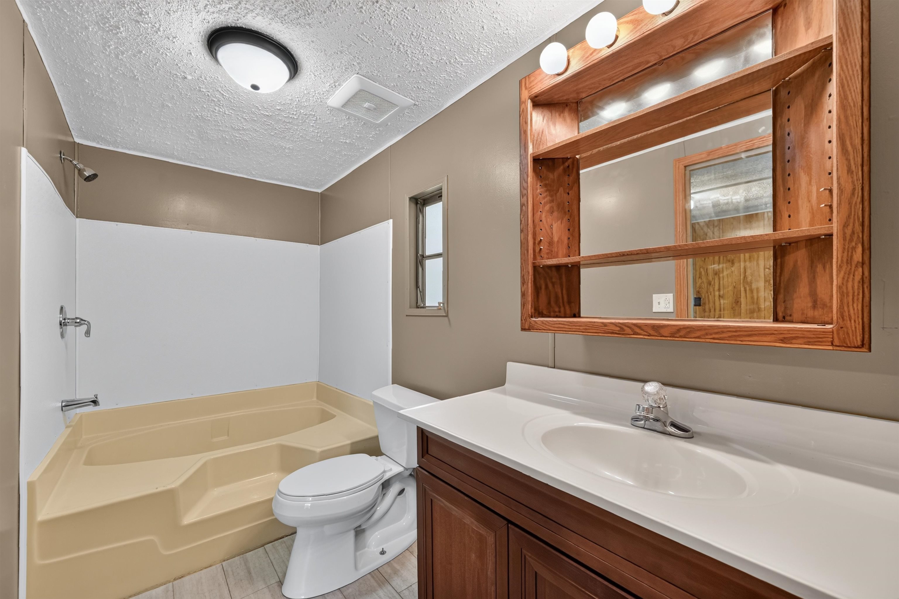 249 East Bradford Road Midland, MI 48640 - Photo 24 of 66