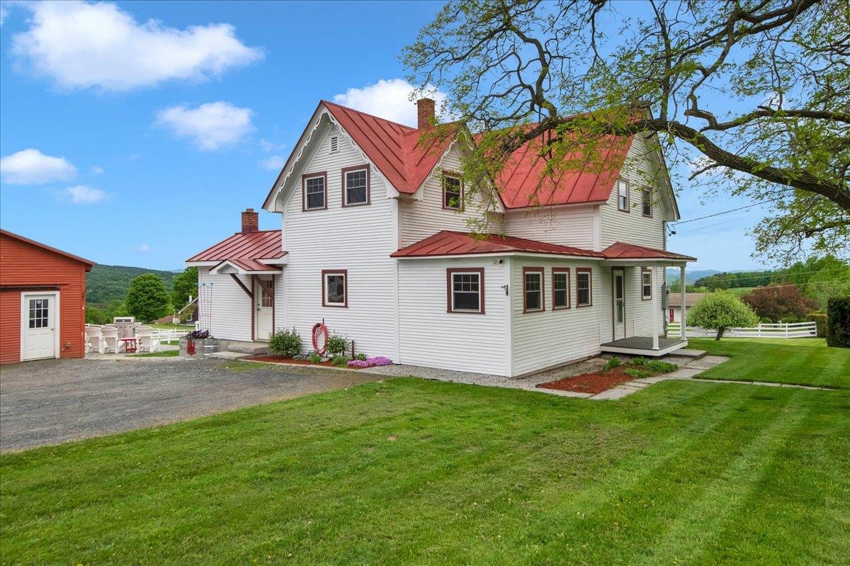 64 Peloquin Road Barre Town, VT 05654 - Photo 4 of 49