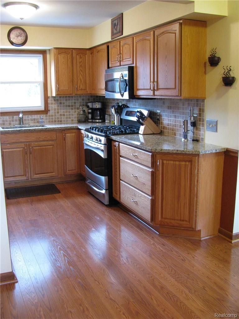 31535 King Road New Boston, MI 48164 - Photo 4 of 45 2016-01-27 14.05