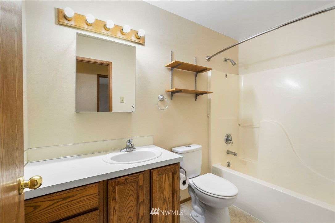 4429 Sunnyslope Road Southwest Port Orchard, WA 98367 - Photo 14 of 20 Gallery Image 14