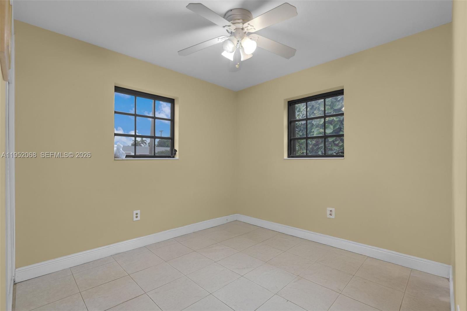 4332 Southwest 98th Avenue Miami, FL 33165 - Photo 14 of 35