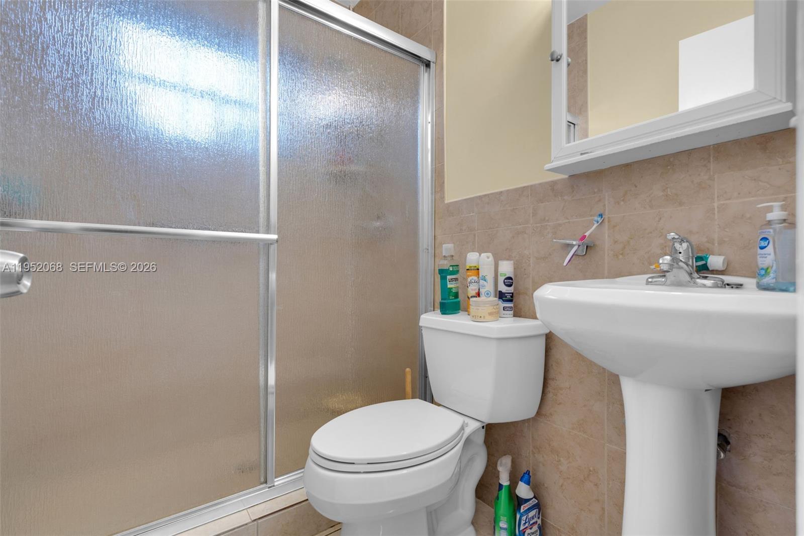 4332 Southwest 98th Avenue Miami, FL 33165 - Photo 17 of 35