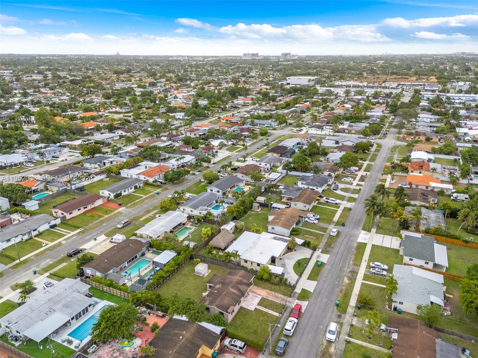 4332 Southwest 98th Avenue Miami, FL 33165 - Photo 32 of 35