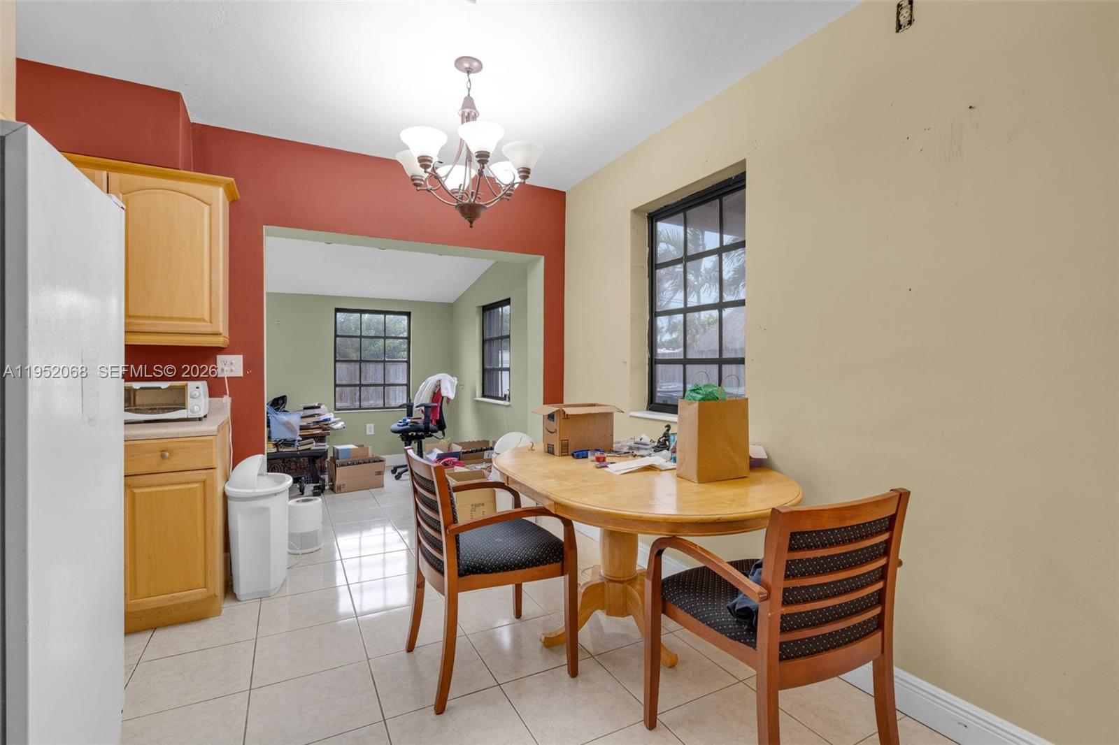 4332 Southwest 98th Avenue Miami, FL 33165 - Photo 7 of 35