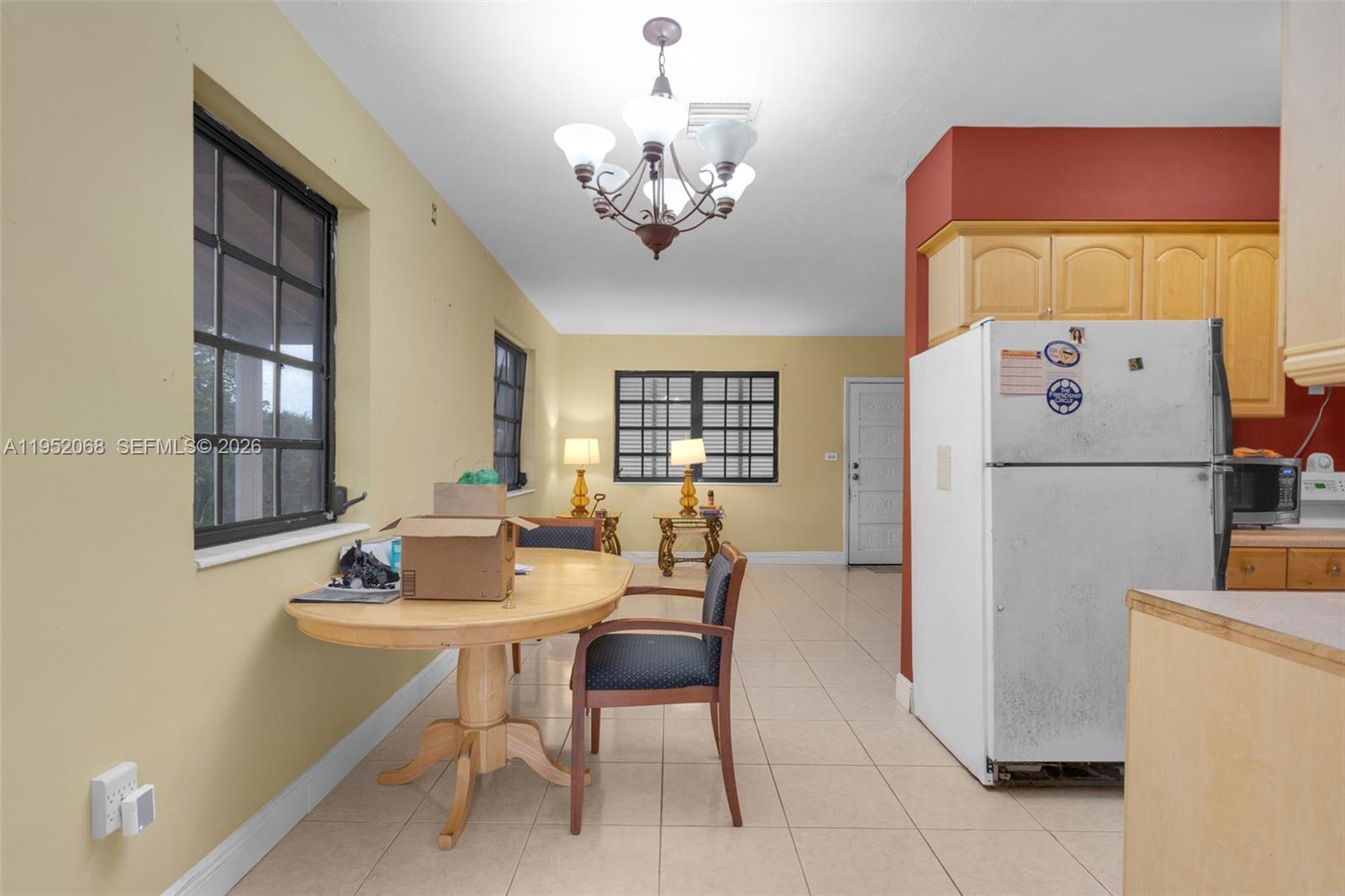 4332 Southwest 98th Avenue Miami, FL 33165 - Photo 8 of 35