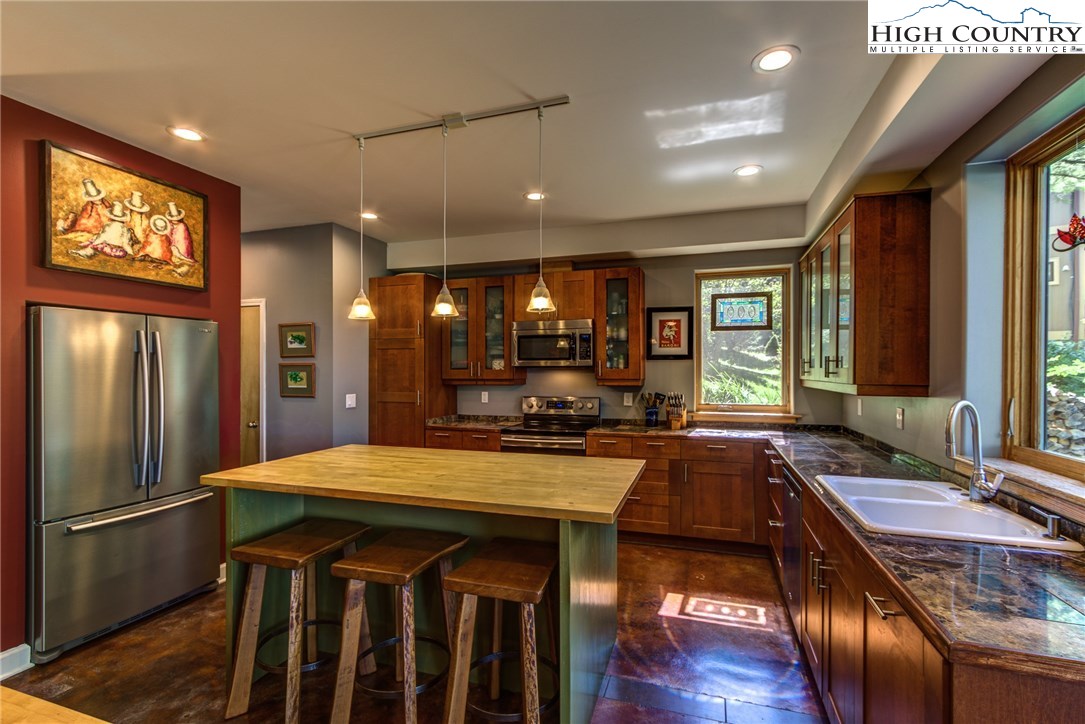 727 Junaluska Road Boone, NC 28607 - Photo 8 of 36 Gallery Image 8