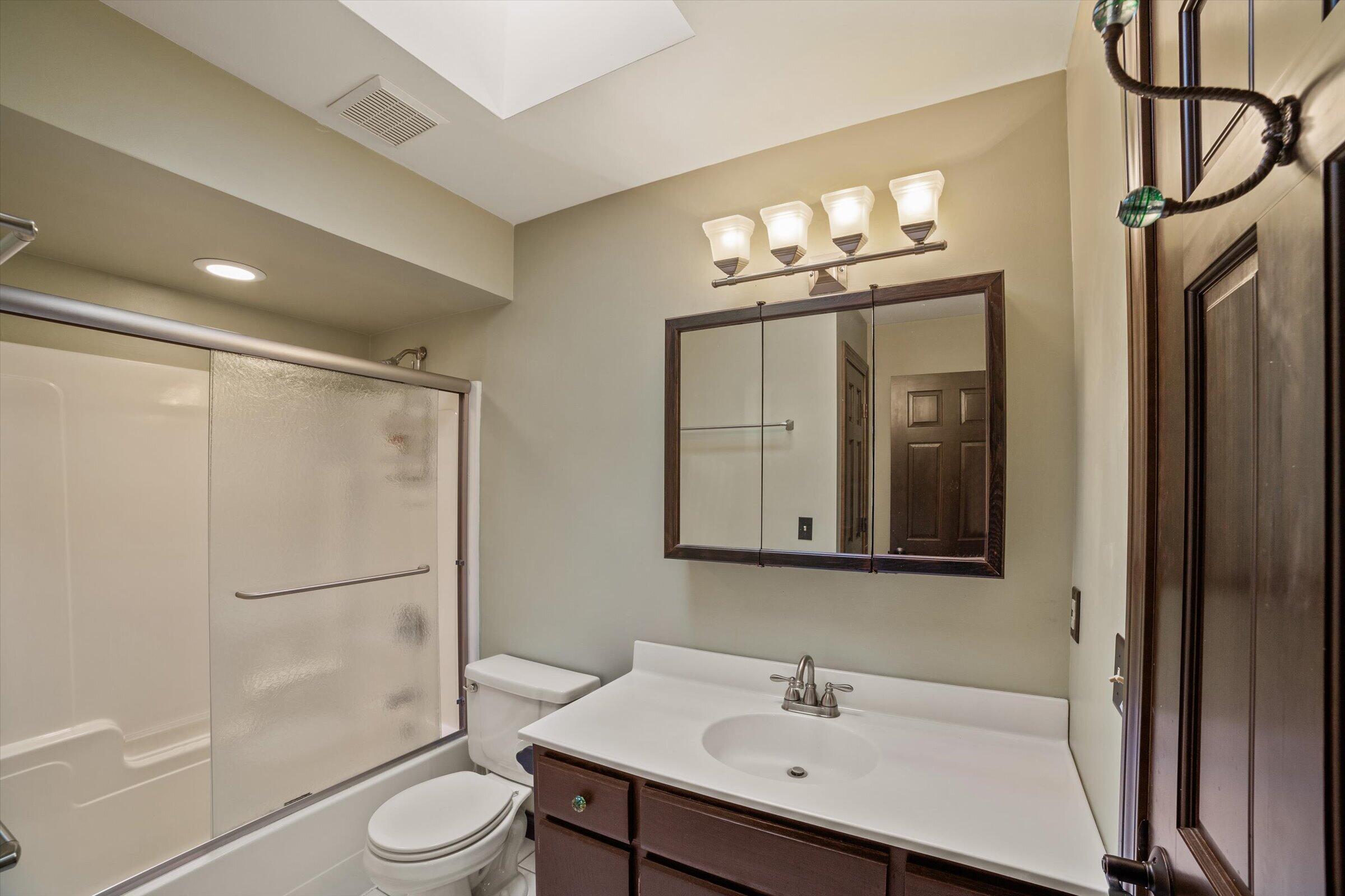 51000 Maple Road Marcellus, MI 49067 - Photo 7 of 56 Upper level bathroom!