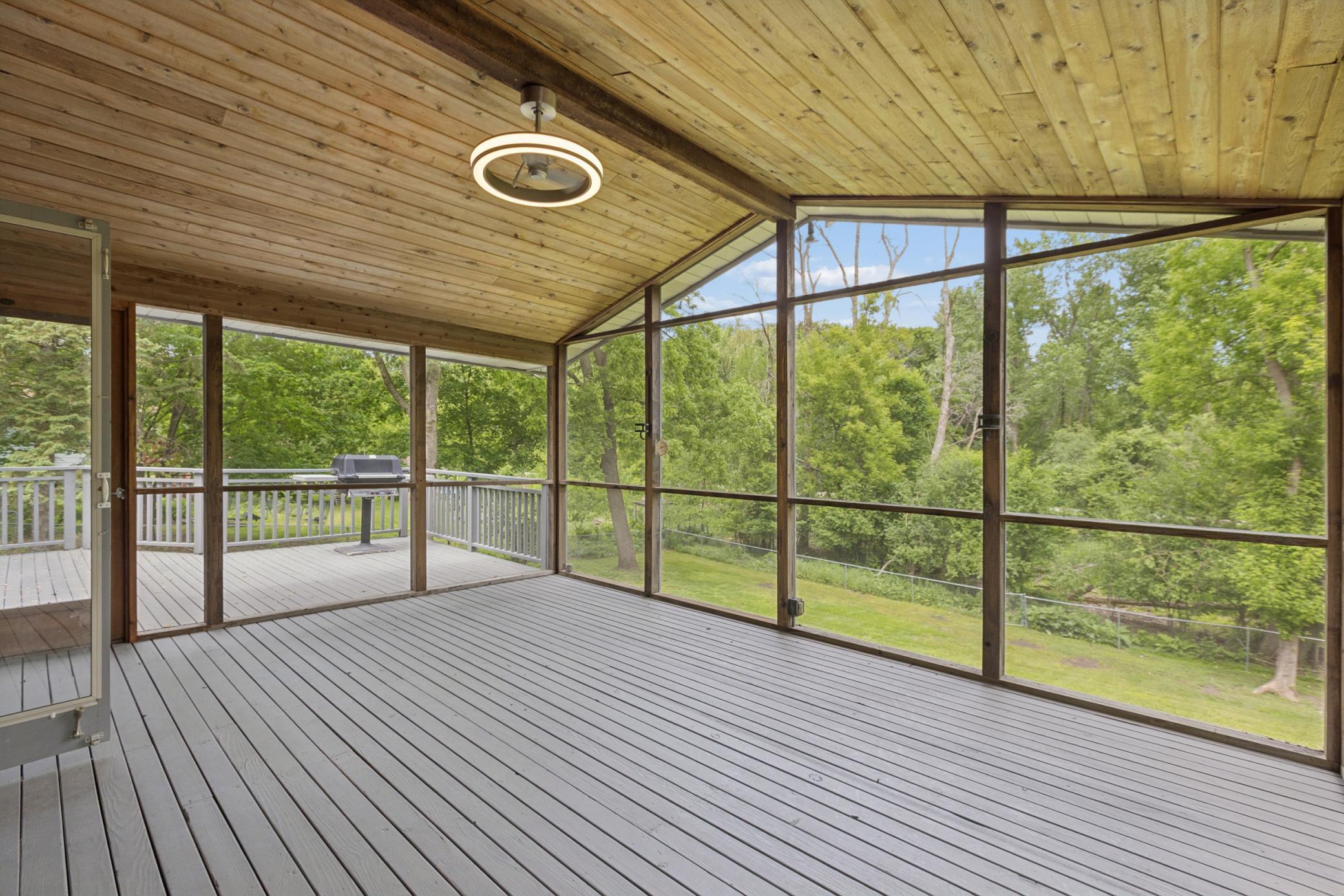 24850 Amlee Road Shorewood, MN 55331 - Photo 8 of 26