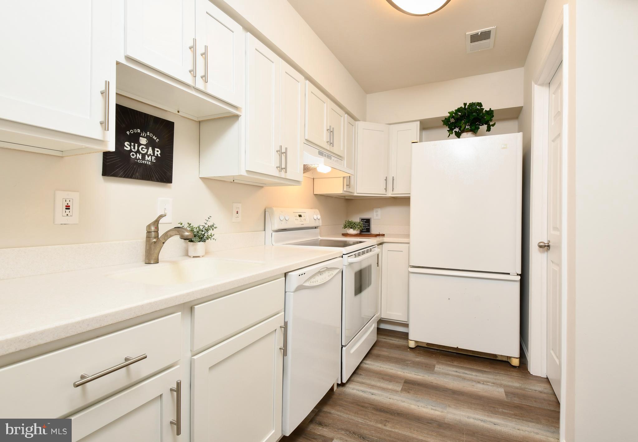 9559 Hagel Circle, Unit E Lorton, VA 22079 - Photo 2 of 25 brand new kitchen cabinet