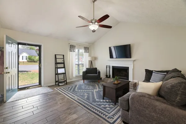 $379,000 | 2732 Airwood Drive, Nashville, TN 37214