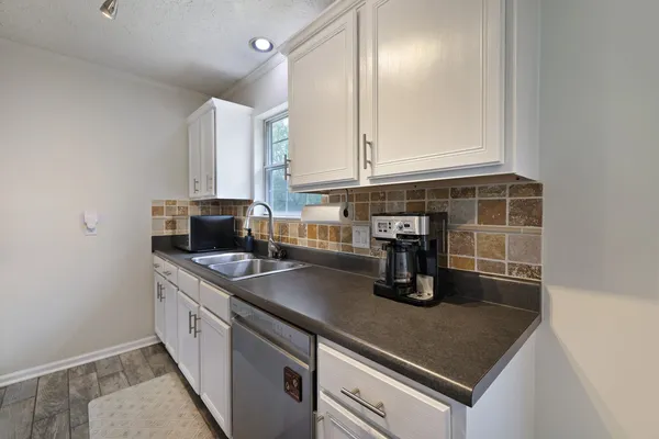 $379,000 | 2732 Airwood Drive, Nashville, TN 37214