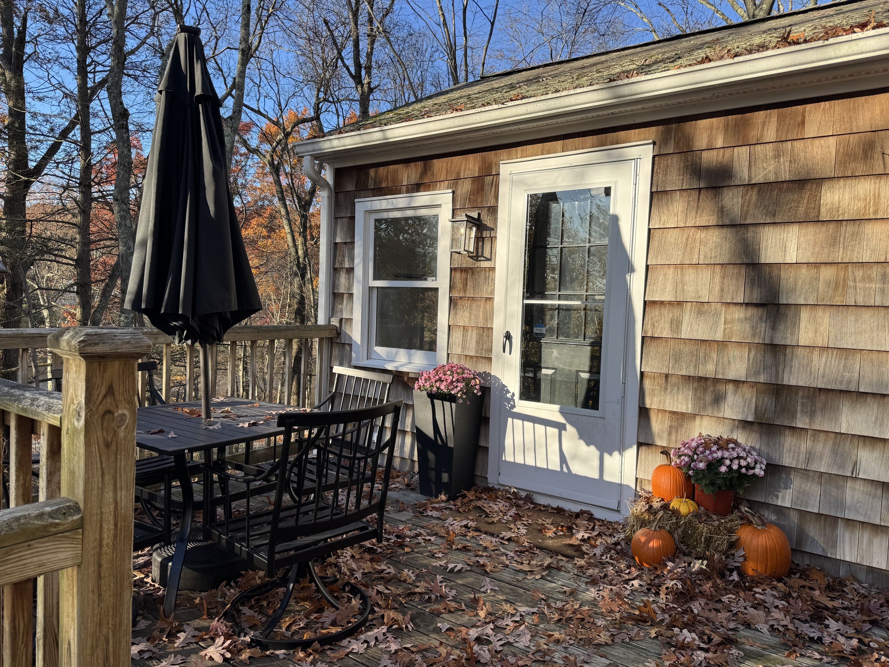 22 Horseshoe Road Wilton, CT 06897 - Photo 2 of 24 a front view of a house with a garden