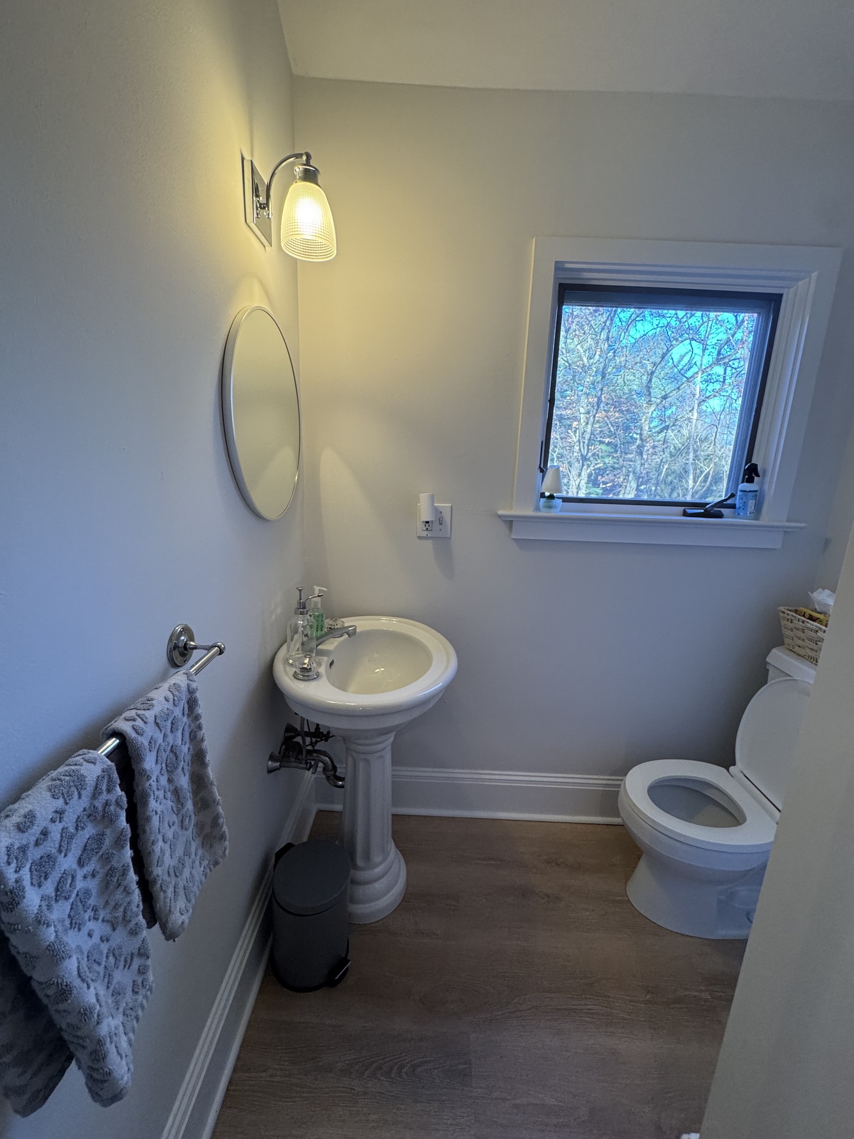 22 Horseshoe Road Wilton, CT 06897 - Photo 21 of 24 a bathroom with a sink and a mirror