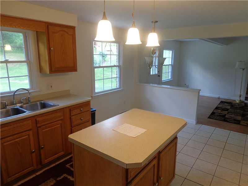 3166 Haberlein Road Gibsonia, PA 15044 - Photo 6 of 19 Kitchen.