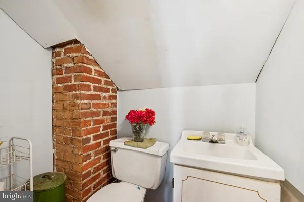 $360,000 | 211 Landis Avenue, Oaklyn, NJ 08107