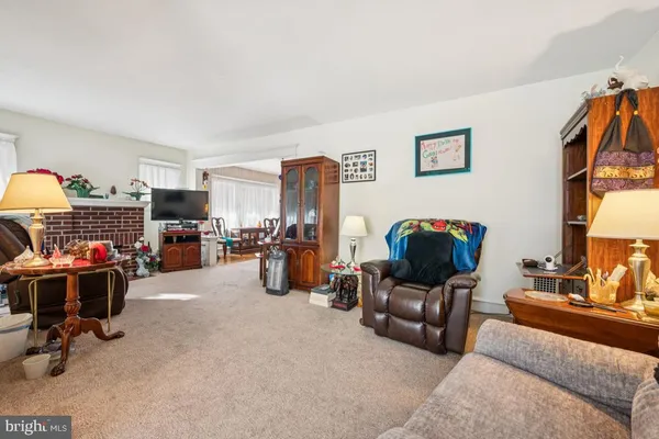 $360,000 | 211 Landis Avenue, Oaklyn, NJ 08107