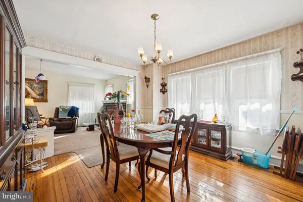 $360,000 | 211 Landis Avenue, Oaklyn, NJ 08107