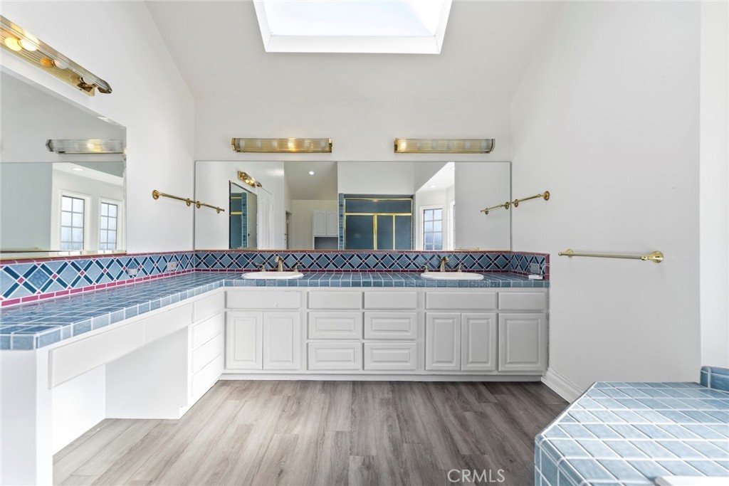 23721 Sarda Road Valencia, CA 91355 - Photo 41 of 46 Gallery Image 41