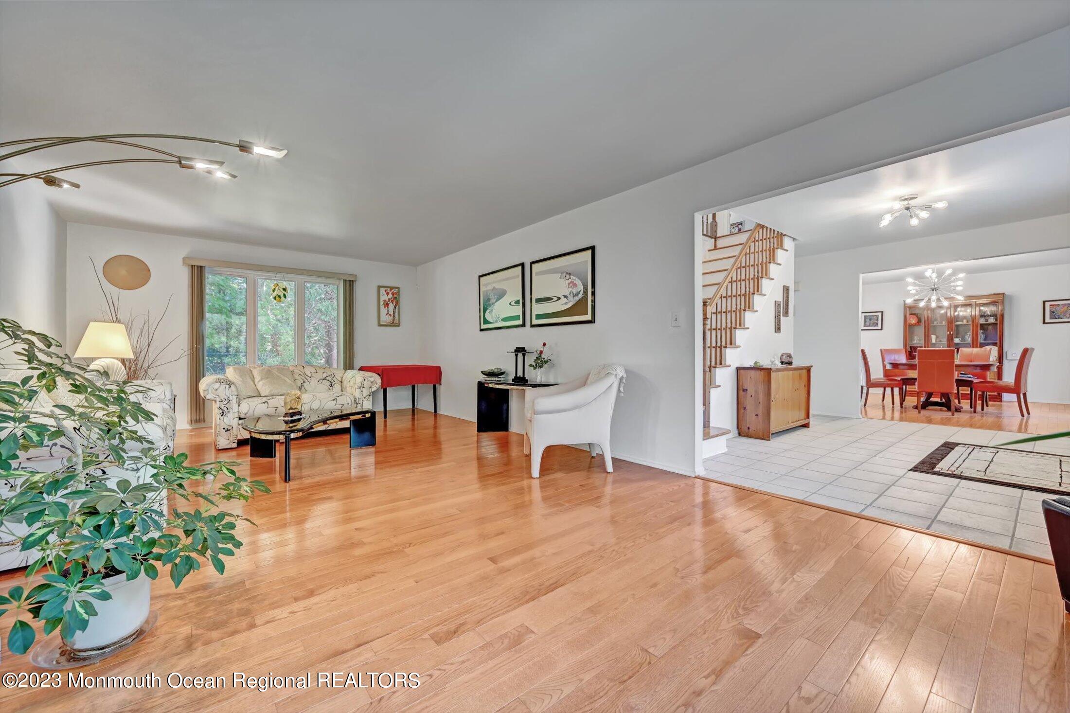 201 Nottingham Road Morganville, NJ 07751 - Photo 8 of 53 Spacious