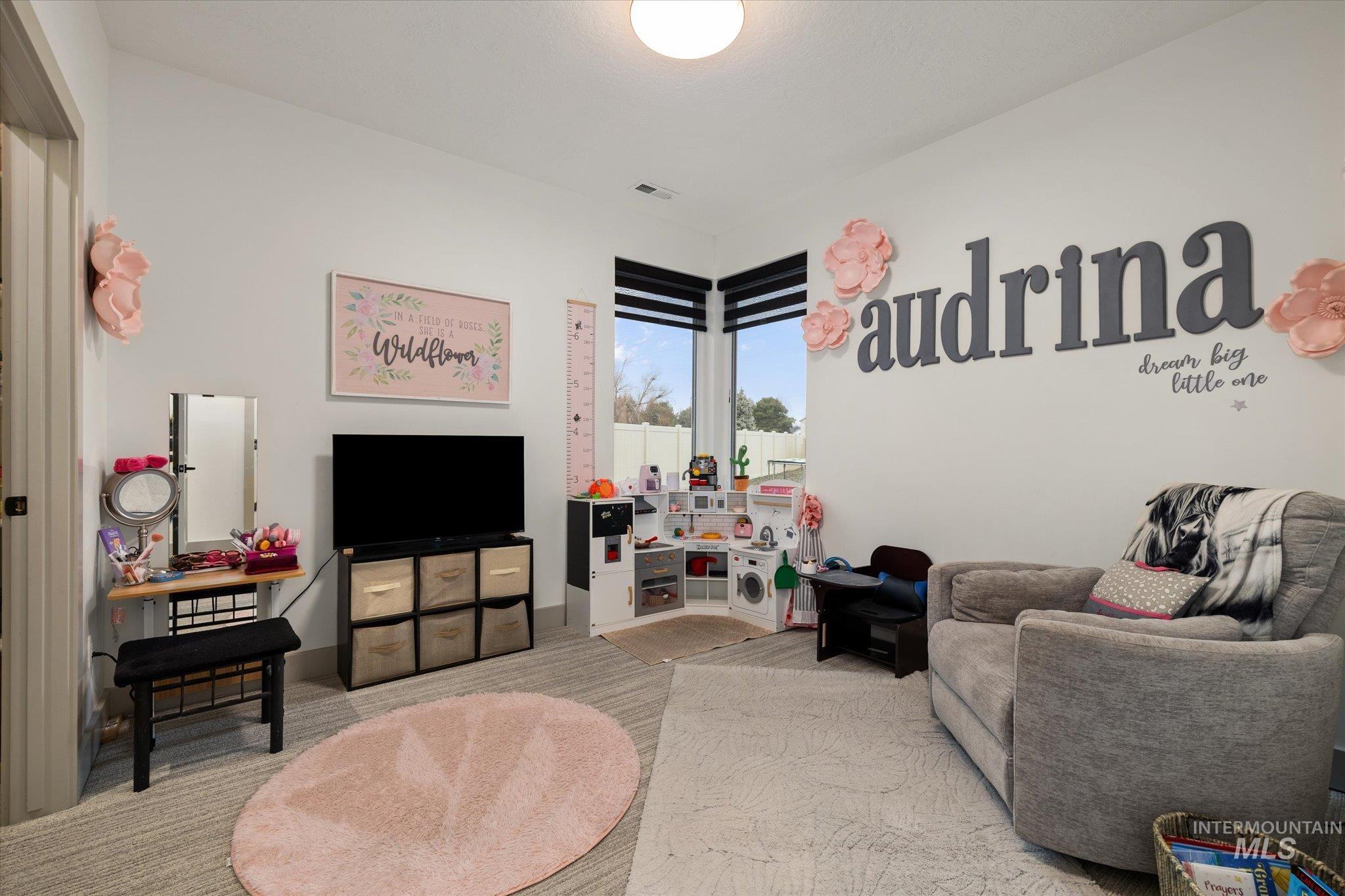 2250 South Steichen Way Meridian, ID 83642 - Photo 22 of 40 View of carpeted Bedroom