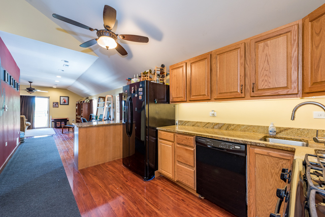 1910 North Green Bay Road Zion, IL 60099 - Photo 23 of 31