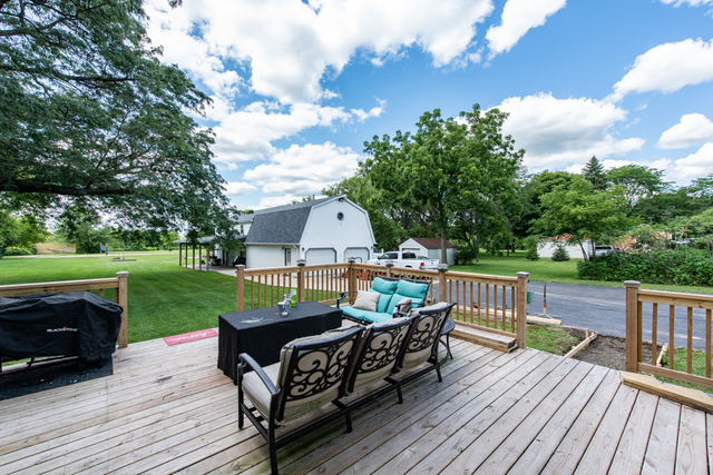 1910 North Green Bay Road Zion, IL 60099 - Photo 4 of 31